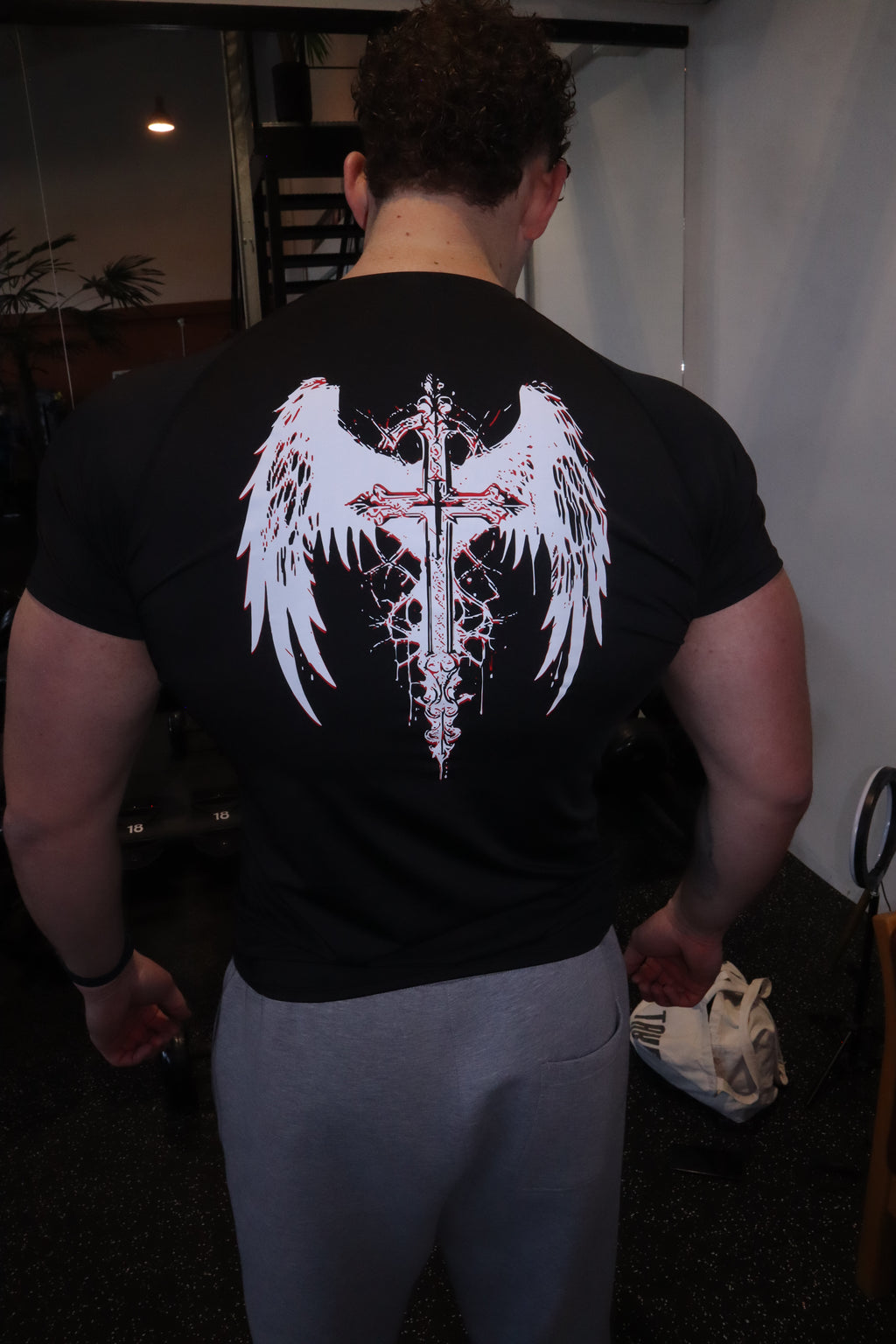Belive in god black tee